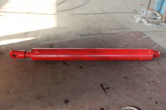 點擊查看詳細信息<br>標題：轉載機30T推拉移油缸 閱讀次數：2409