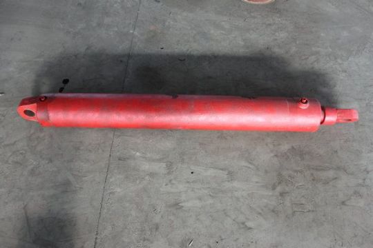 點擊查看詳細信息<br>標題：轉載機60T推拉移油缸 閱讀次數：2251