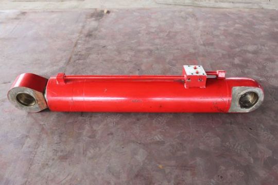 點擊查看詳細信息<br>標題：230截割頭升降油缸 閱讀次數：1781