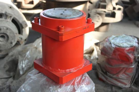 點擊查看詳細(xì)信息<br>標(biāo)題：160掘進(jìn)機(jī)漲緊油缸 閱讀次數(shù)：2178